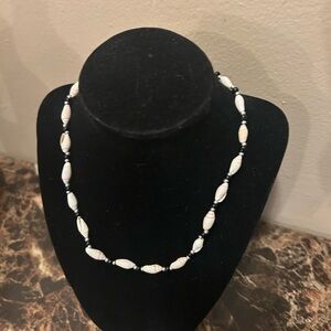 Chic Black and White Beaded shell Necklace